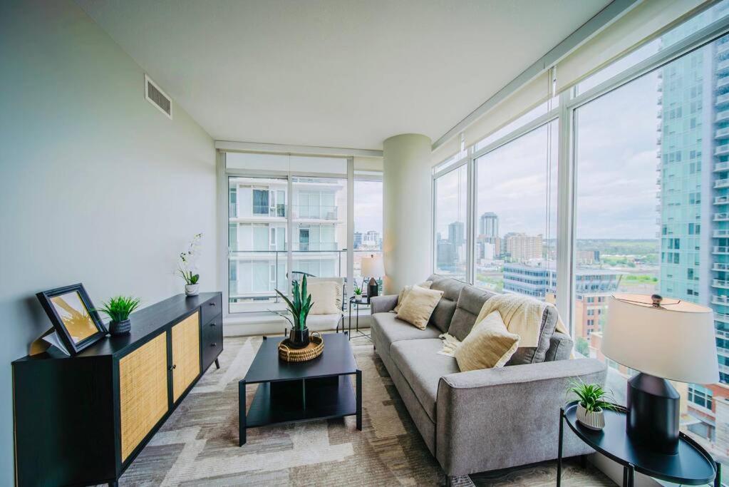 Modern Suite Calgary Downtown 5 Min Walk Stampede Eksteriør bilde